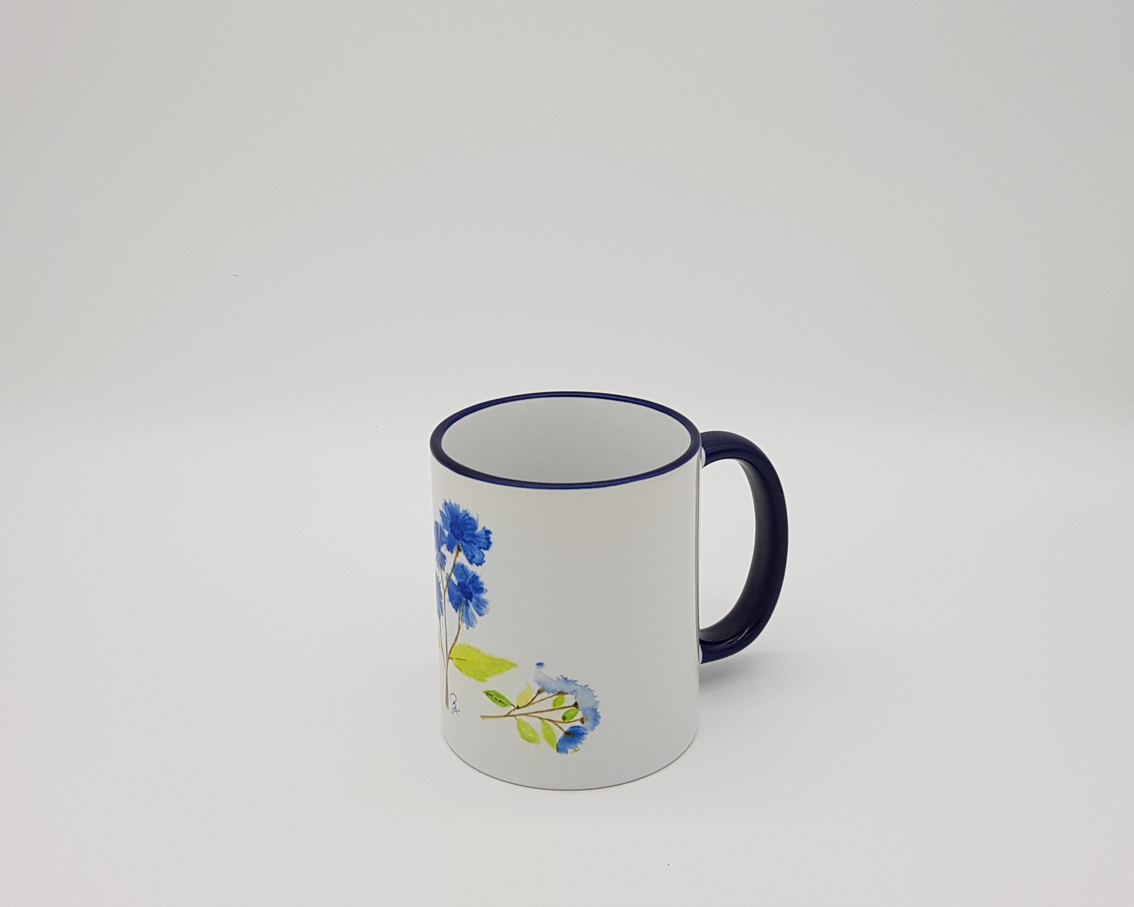 Tasse Kornblume seitlich